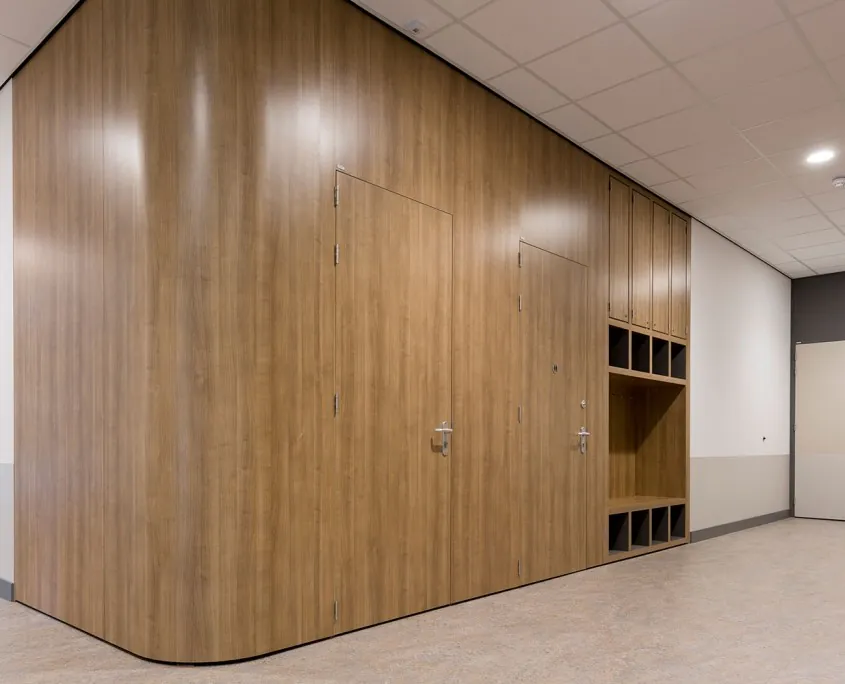 Maatwerk wandmeubel garderobe lockers gezondheidszorg pluryn winkelsteeg nijmegen