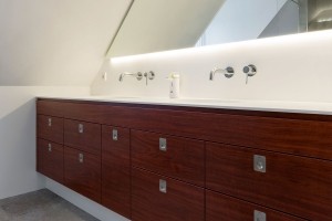 Wastafelmeubel met corian blad millingen aan de rijn